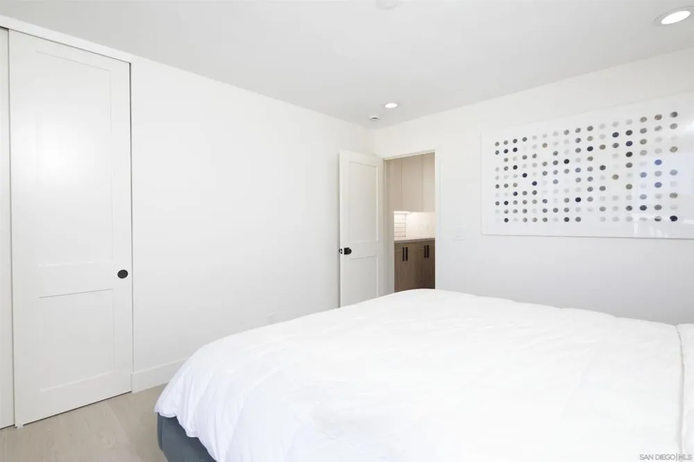 424 Stratford Ct #A25 Del Mar, CA 92014