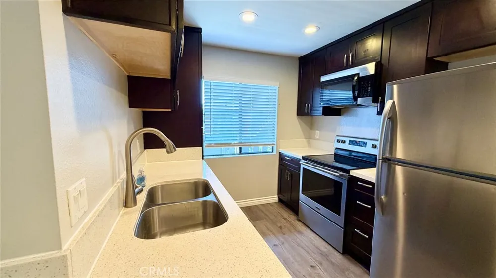 3028 W Cheryllyn Anaheim, CA 92804