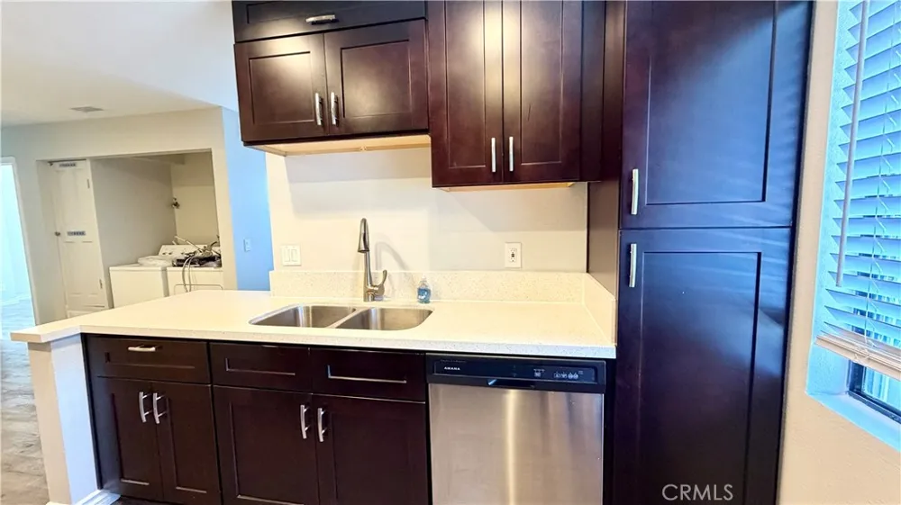 3028 W Cheryllyn Anaheim, CA 92804