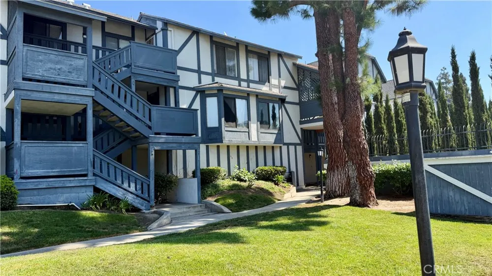 3028 W Cheryllyn Anaheim, CA 92804
