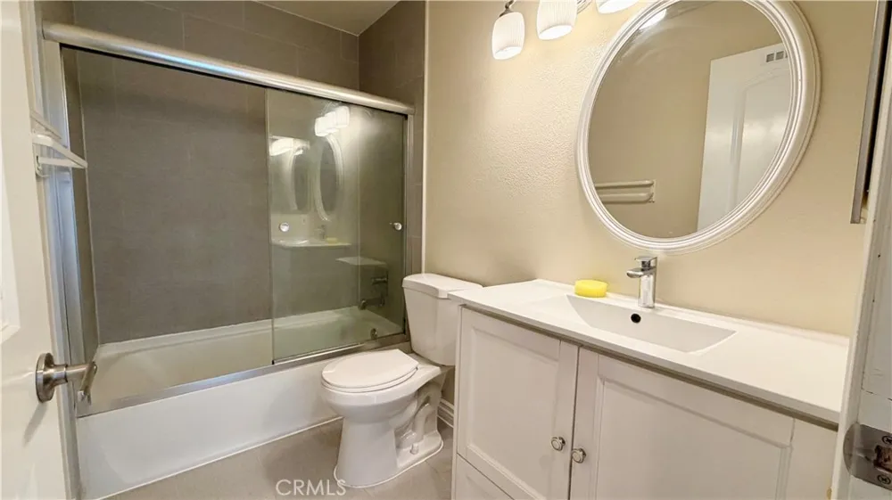 3028 W Cheryllyn Anaheim, CA 92804