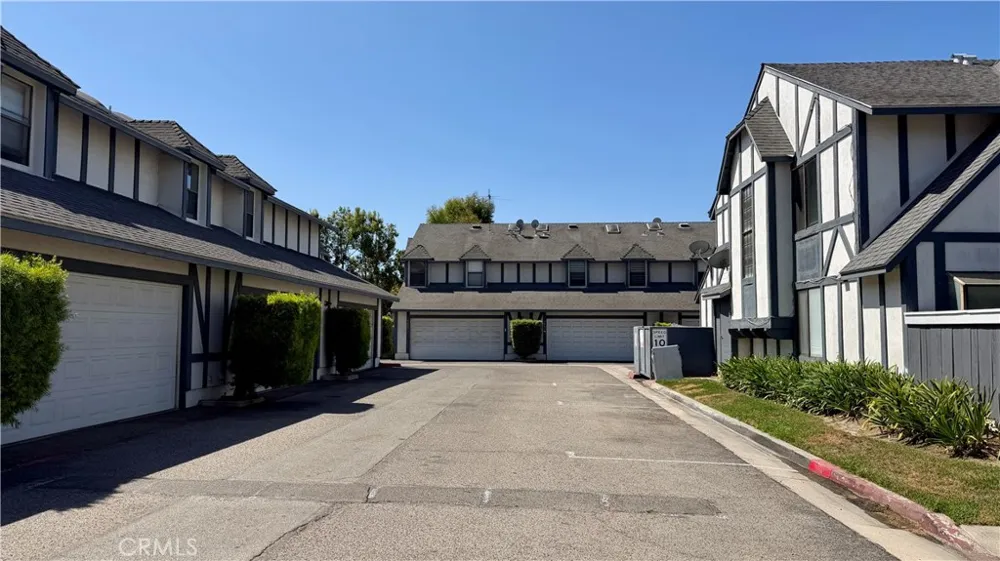 3028 W Cheryllyn Anaheim, CA 92804