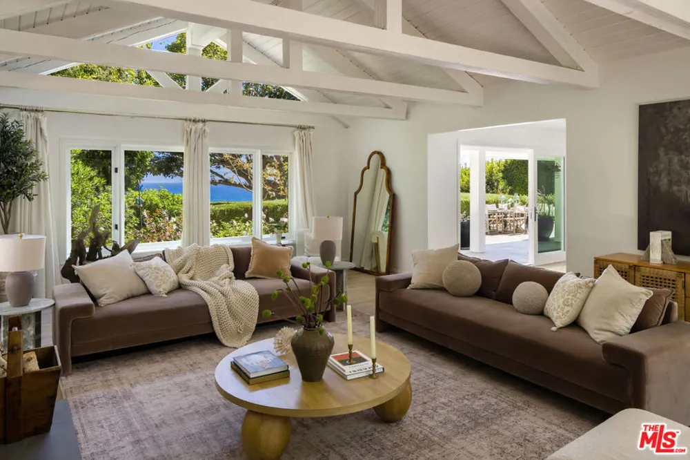 29225 Cliffside Drive Malibu, CA 90265