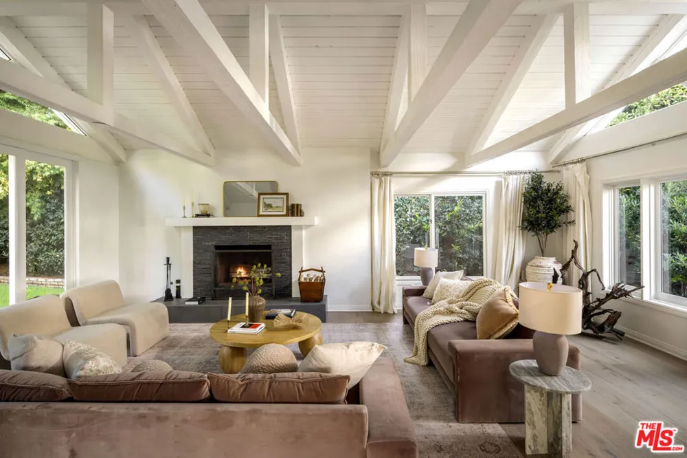 29225 Cliffside Drive Malibu, CA 90265