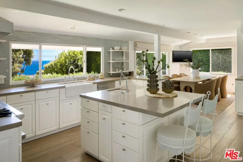 29225 Cliffside Drive Malibu, CA 90265