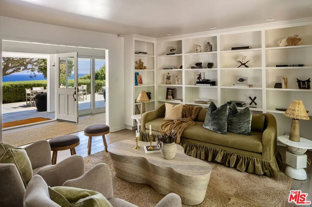 29225 Cliffside Drive Malibu, CA 90265
