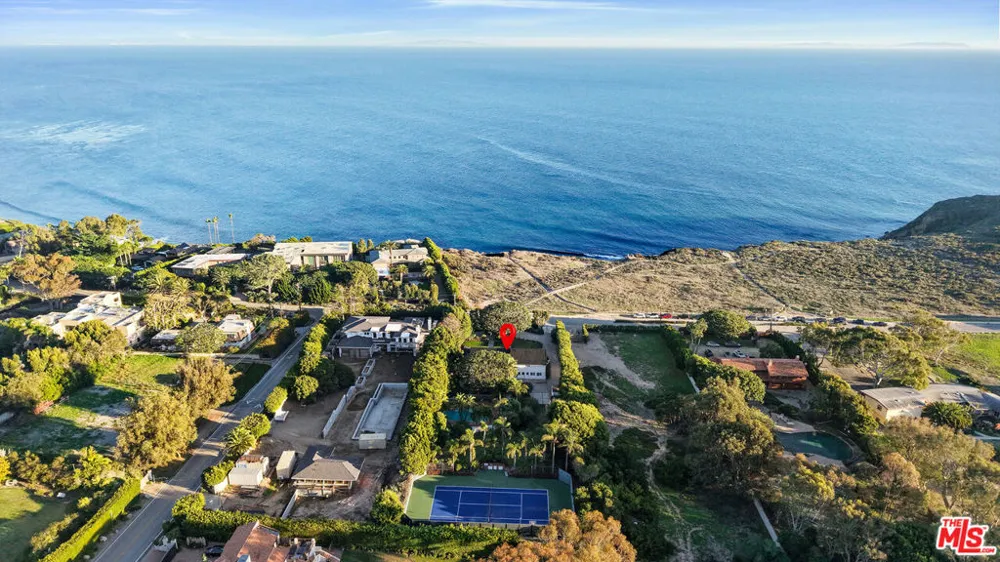 29225 Cliffside Drive Malibu, CA 90265