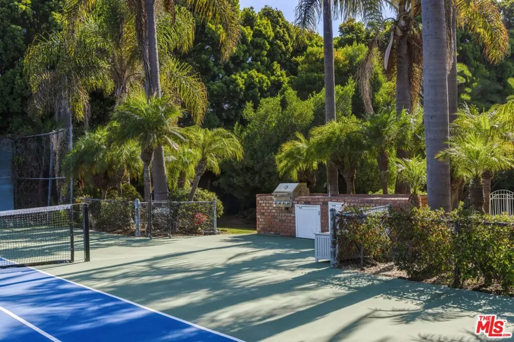 29225 Cliffside Drive Malibu, CA 90265