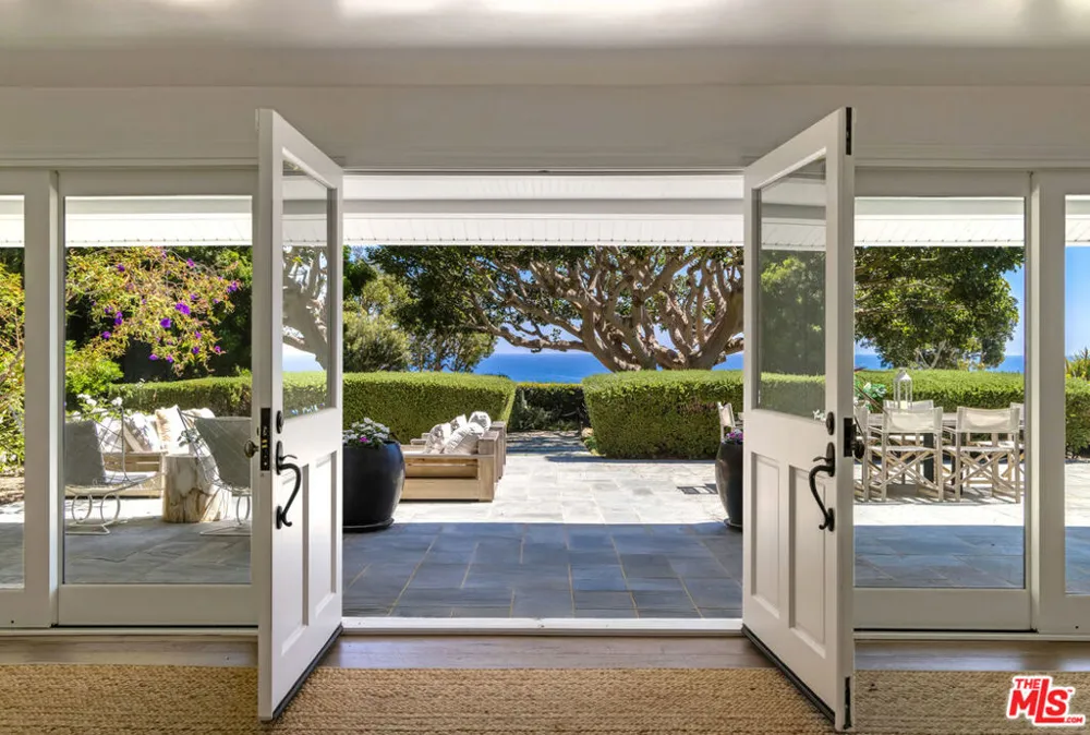29225 Cliffside Drive Malibu, CA 90265