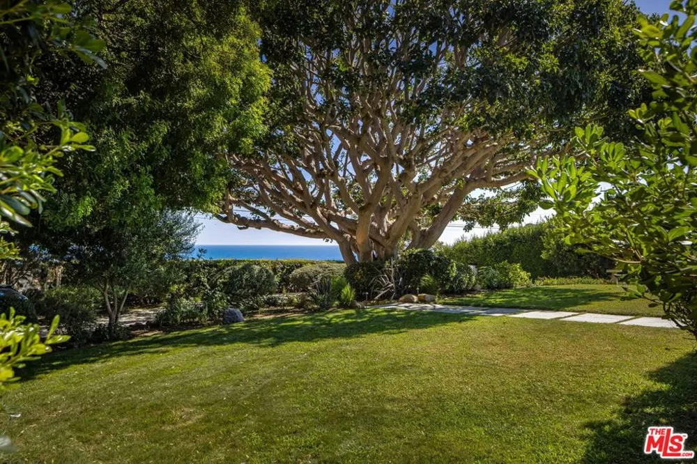 29225 Cliffside Drive Malibu, CA 90265