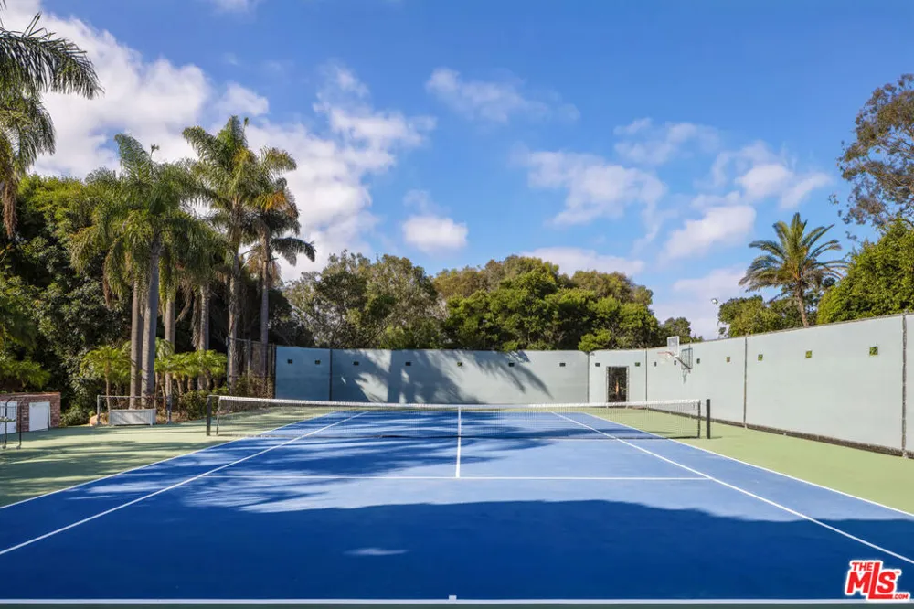 29225 Cliffside Drive Malibu, CA 90265