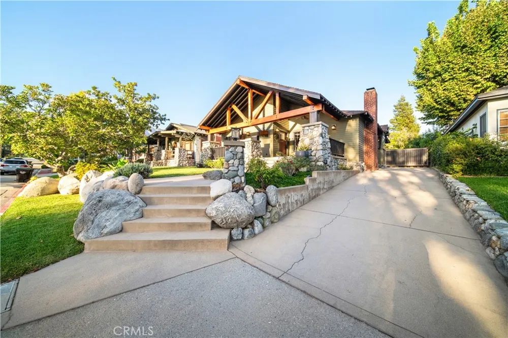 132 Sunset Monrovia, CA 91016