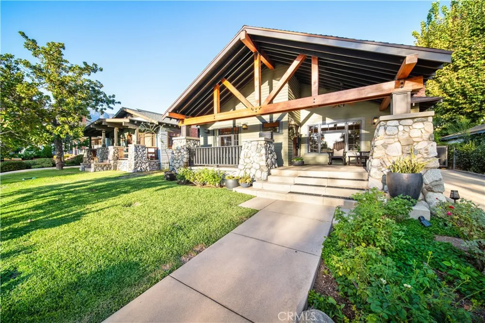 132 Sunset Monrovia, CA 91016