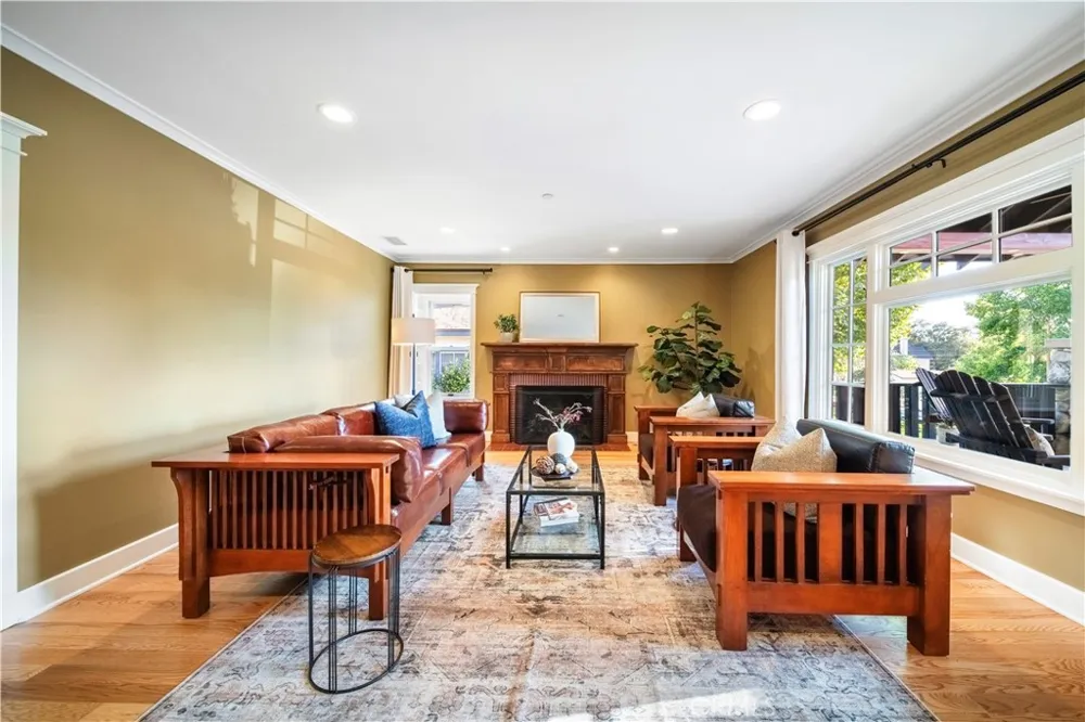 132 Sunset Monrovia, CA 91016