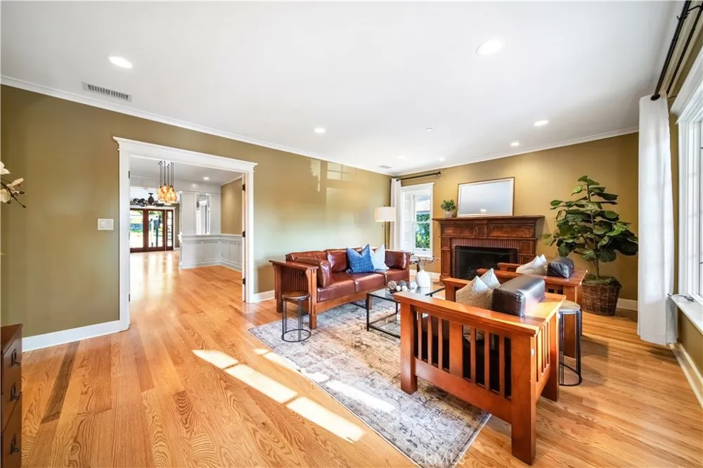 132 Sunset Monrovia, CA 91016