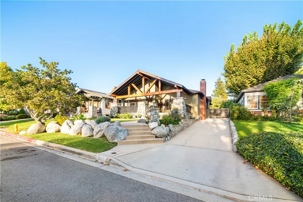 132 Sunset Monrovia, CA 91016