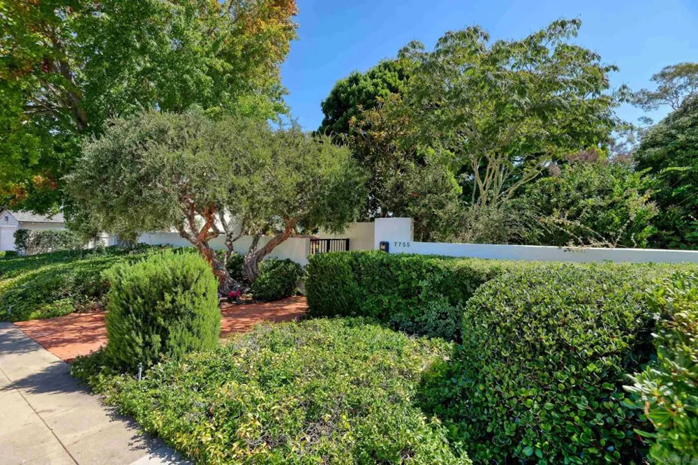 7755 Ludington Place La Jolla, CA 92037