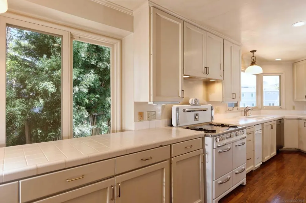 7755 Ludington Place La Jolla, CA 92037
