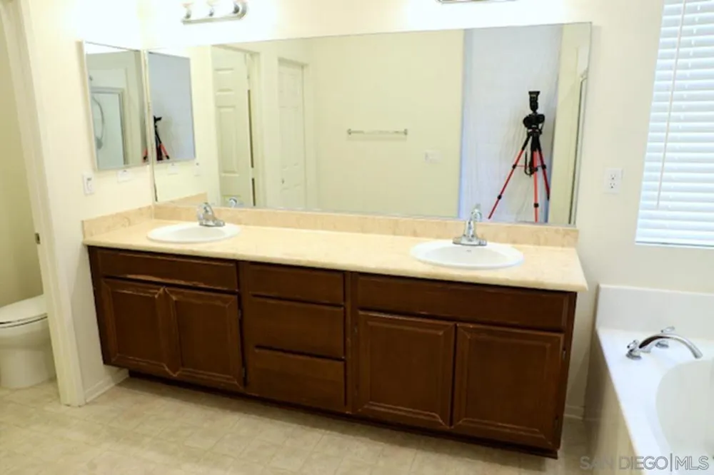 1640 Calle de la Flor Chula Vista, CA 91913