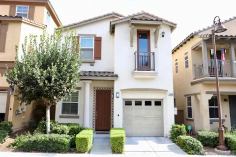 1640 Calle de la Flor