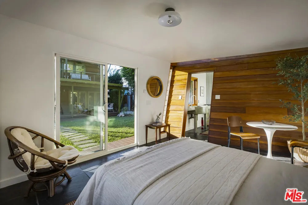 1632 Maltman Avenue Los Angeles, CA 90026