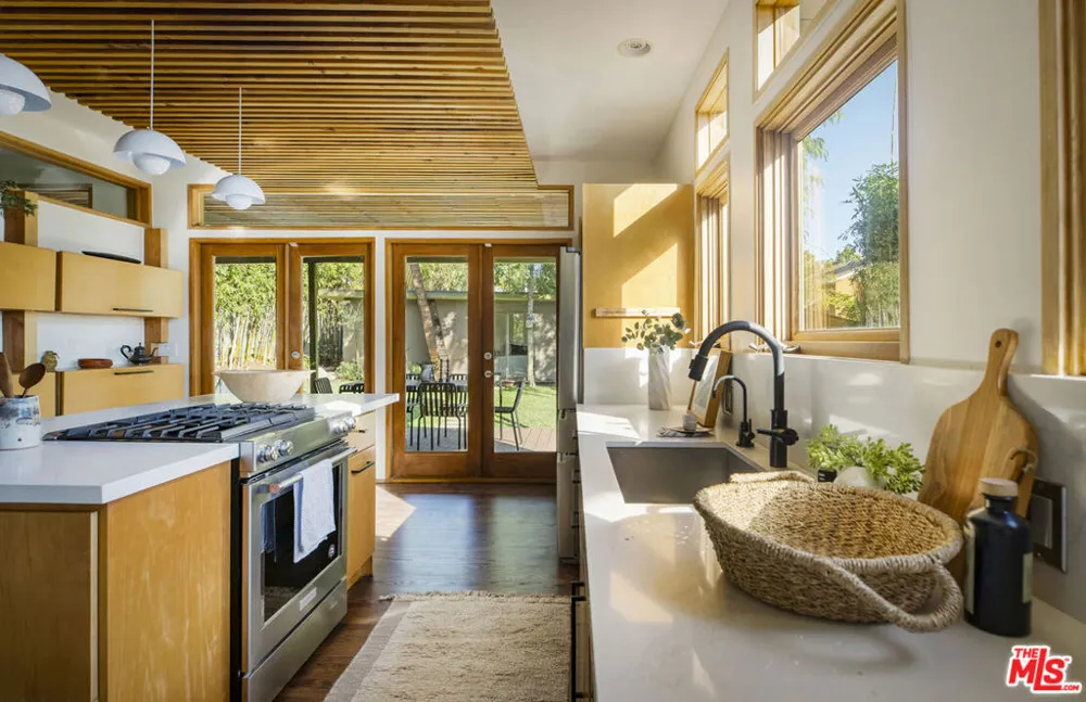 1632 Maltman Avenue Los Angeles, CA 90026