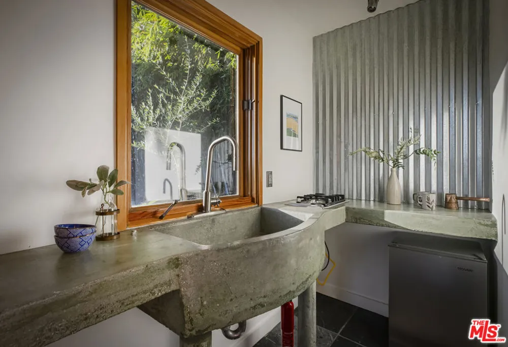 1632 Maltman Avenue Los Angeles, CA 90026