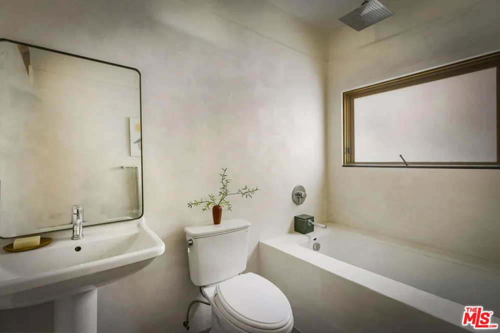 1632 Maltman Avenue Los Angeles, CA 90026