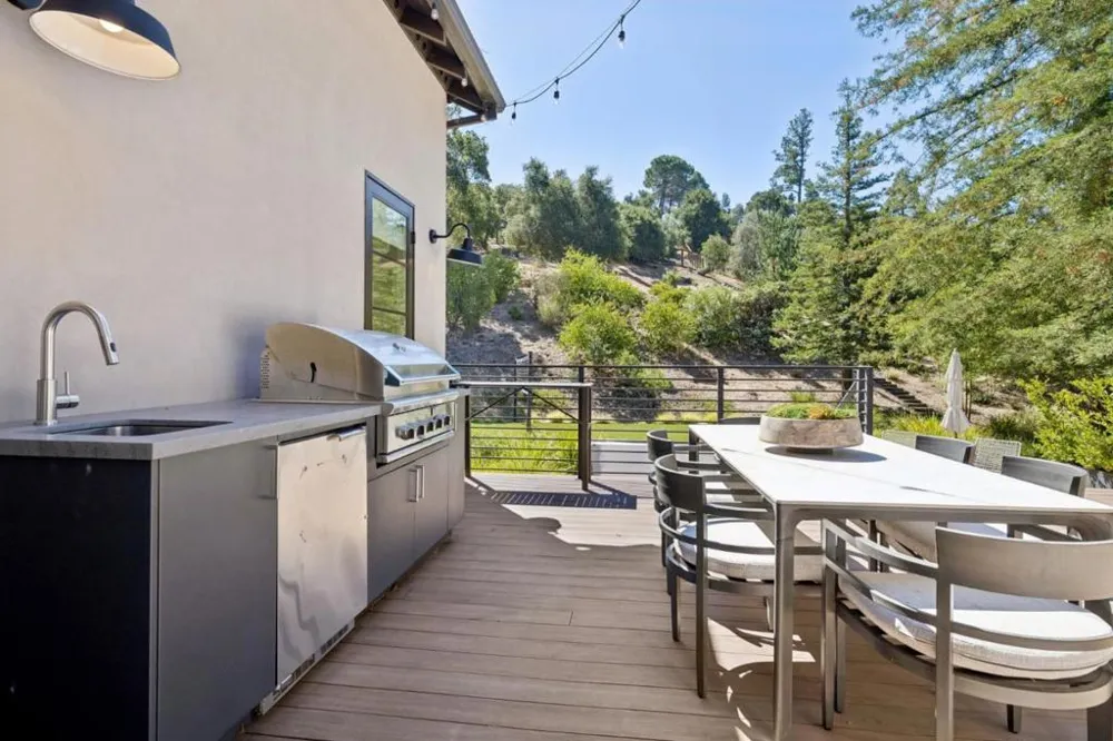 160 Fawn Lane Portola Valley, CA 94028