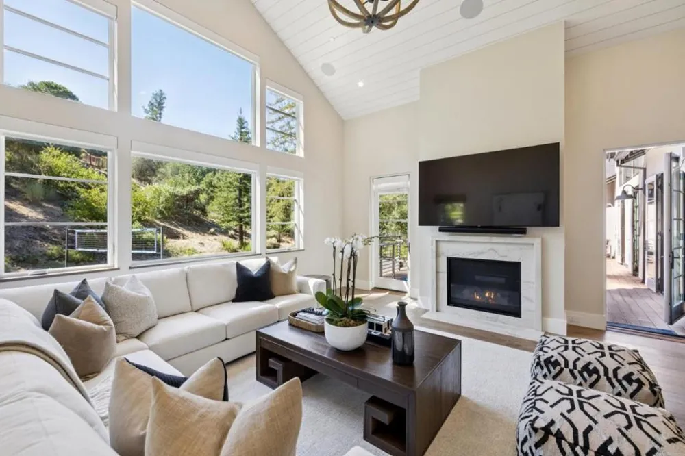 160 Fawn Lane Portola Valley, CA 94028