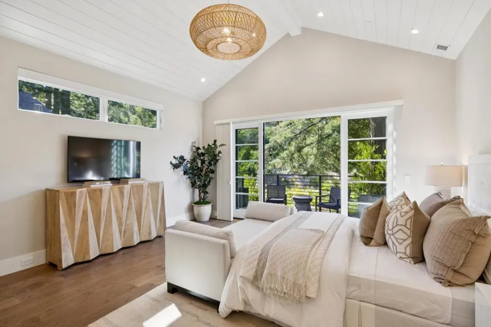 160 Fawn Lane Portola Valley, CA 94028