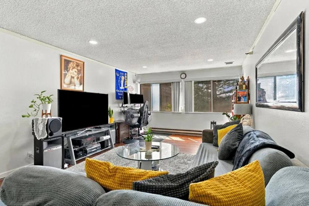 240 Bayshore Boulevard #307 San Mateo, CA 94401