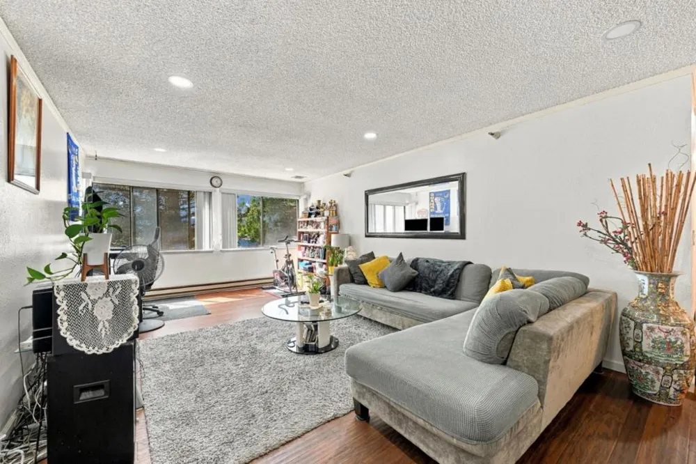 240 Bayshore Boulevard #307 San Mateo, CA 94401