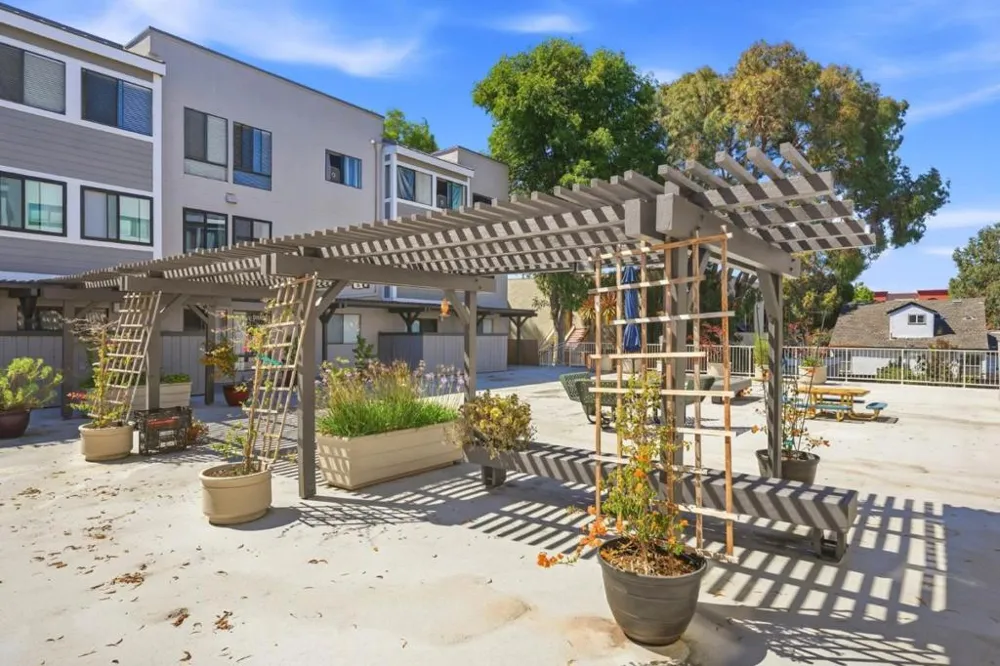 240 Bayshore Boulevard #307 San Mateo, CA 94401