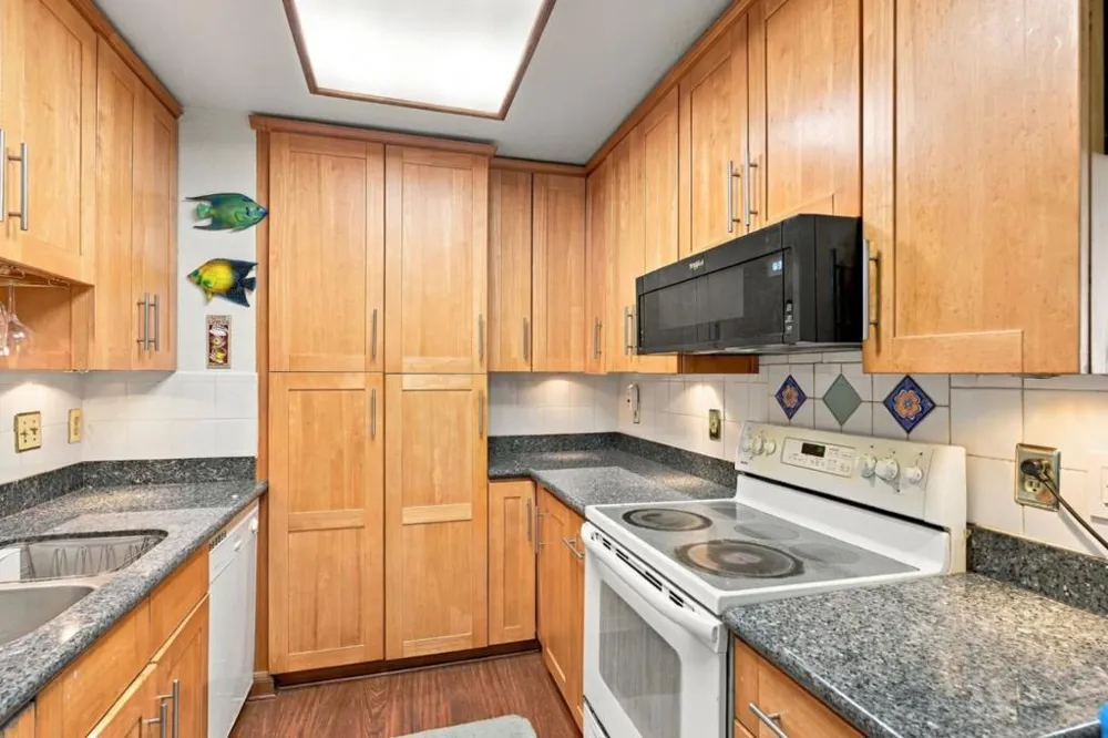 240 Bayshore Boulevard #307 San Mateo, CA 94401