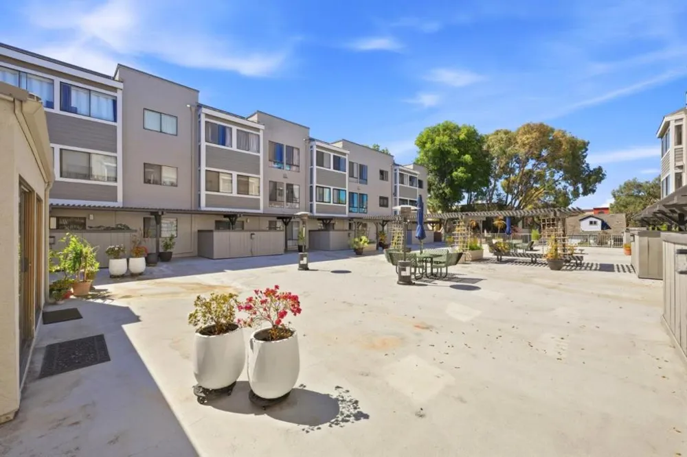 240 Bayshore Boulevard #307 San Mateo, CA 94401