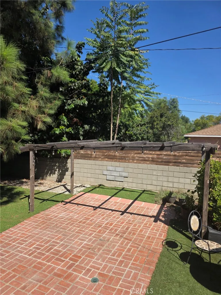 7453 Blewett Avenue Lake Balboa, CA 91406