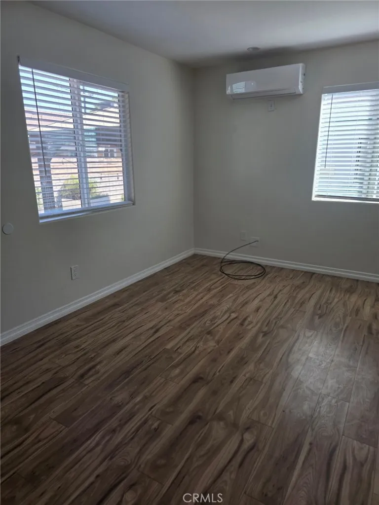 7453 Blewett Avenue Lake Balboa, CA 91406