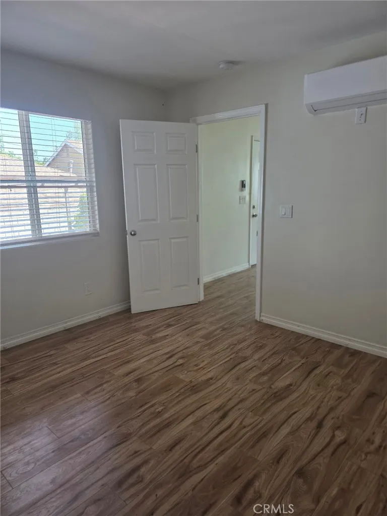 7453 Blewett Avenue Lake Balboa, CA 91406