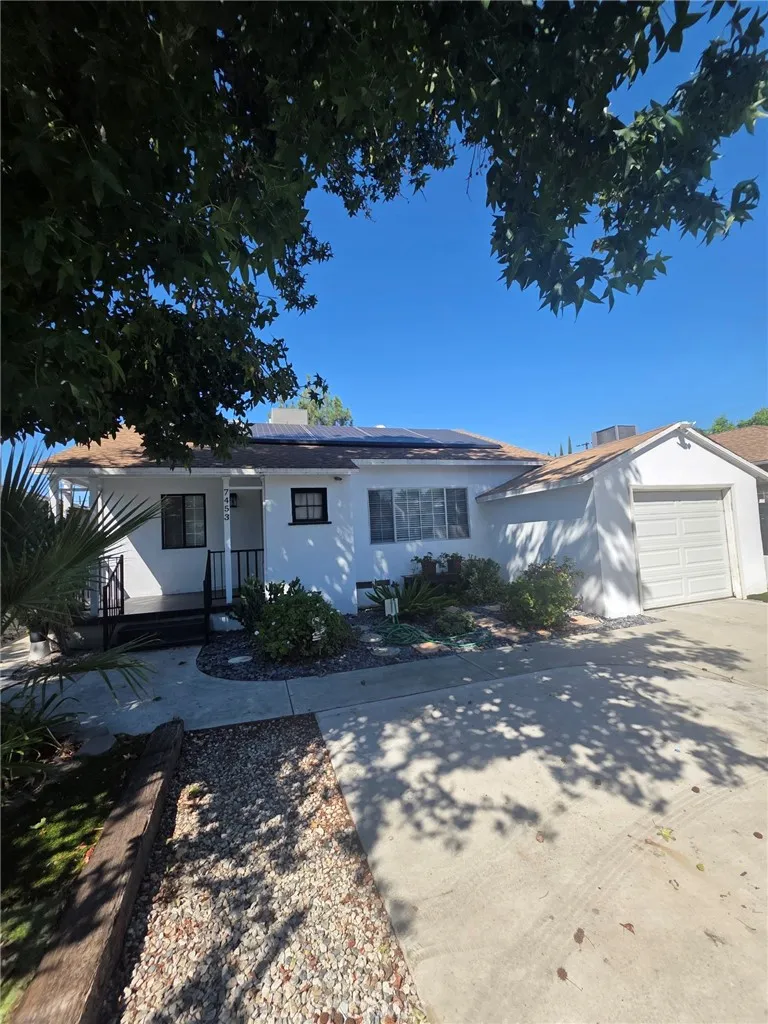 7453 Blewett Avenue Lake Balboa, CA 91406
