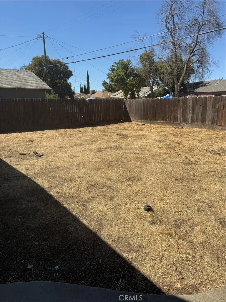 1143 E Simpson Fresno, CA 93704