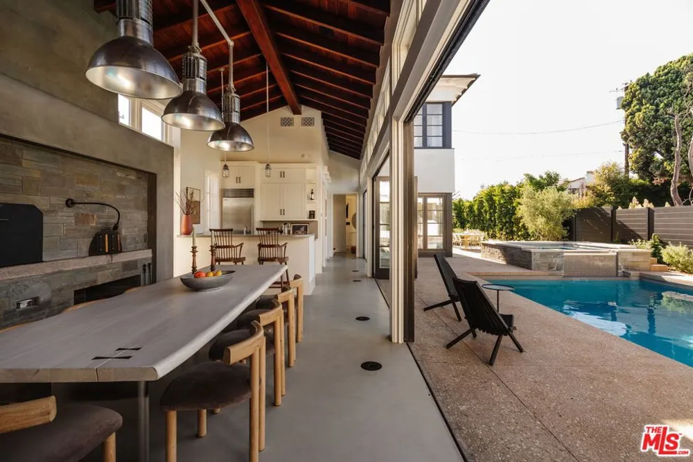 931 Chautauqua Boulevard Pacific Palisades, CA 90272