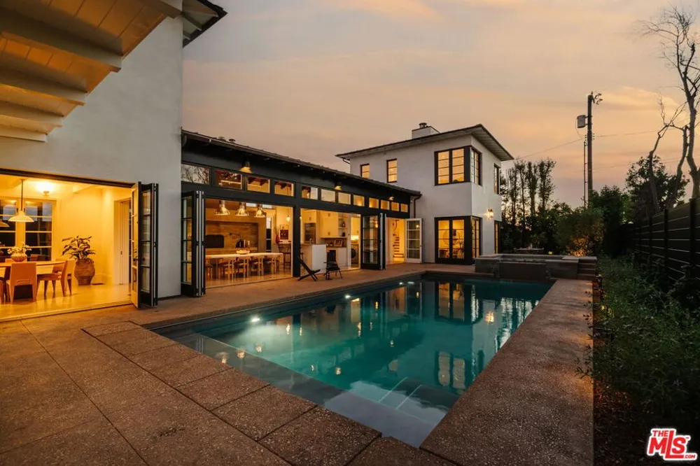 931 Chautauqua Boulevard Pacific Palisades, CA 90272