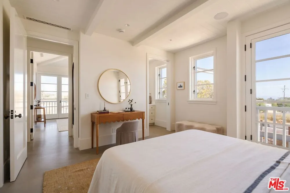 931 Chautauqua Boulevard Pacific Palisades, CA 90272