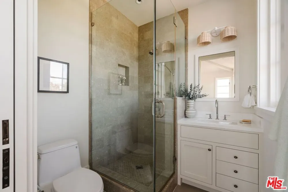 931 Chautauqua Boulevard Pacific Palisades, CA 90272