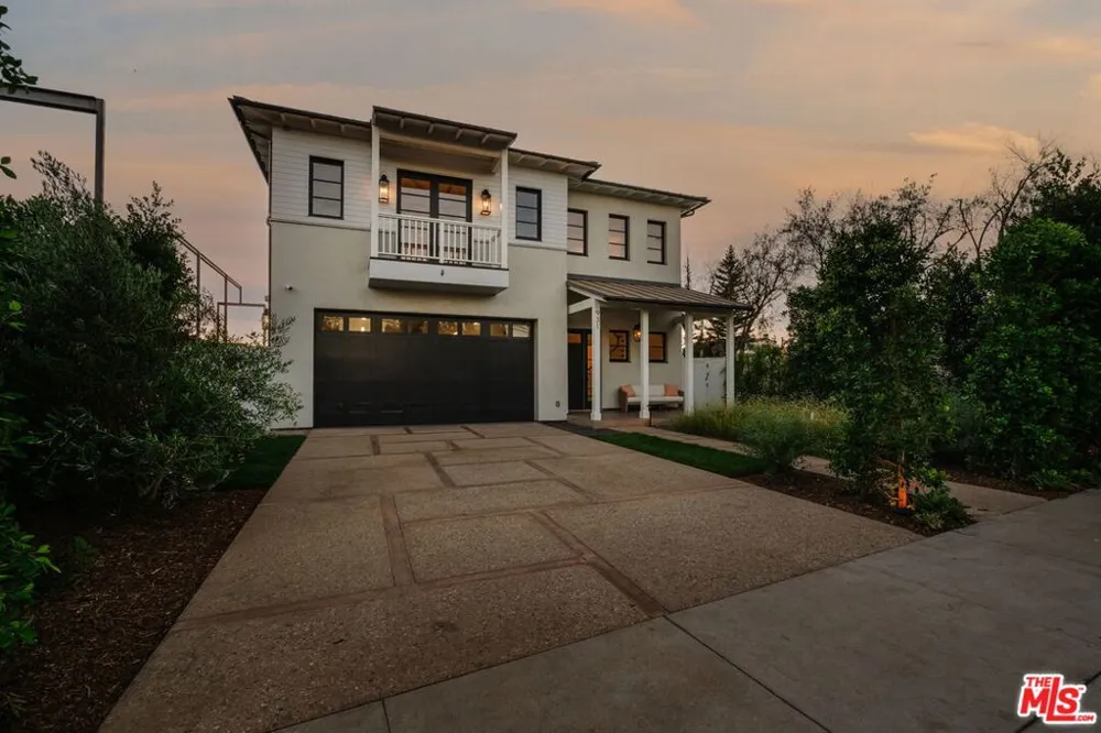931 Chautauqua Boulevard Pacific Palisades, CA 90272