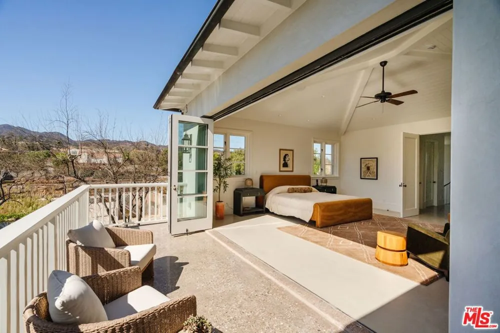 931 Chautauqua Boulevard Pacific Palisades, CA 90272