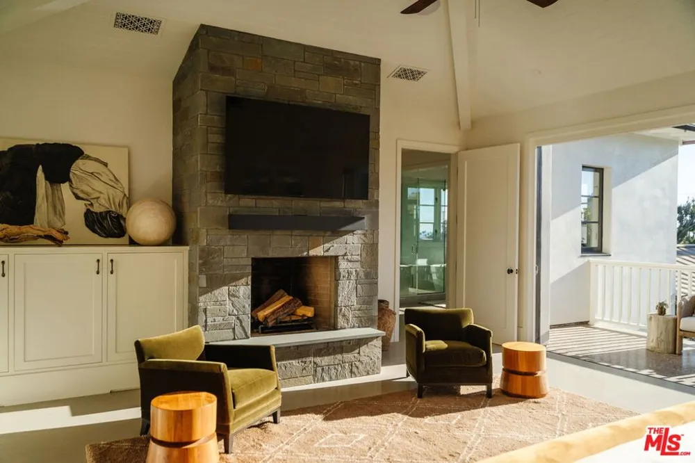 931 Chautauqua Boulevard Pacific Palisades, CA 90272