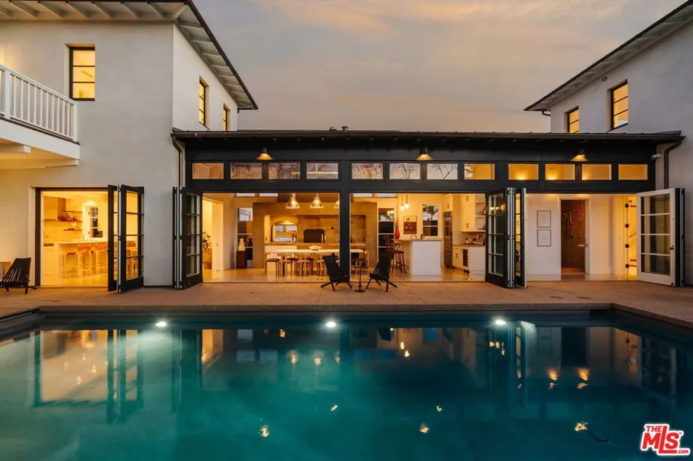 931 Chautauqua Boulevard Pacific Palisades, CA 90272