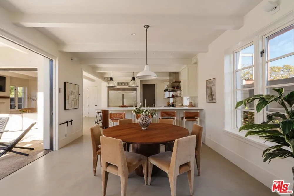 931 Chautauqua Boulevard Pacific Palisades, CA 90272